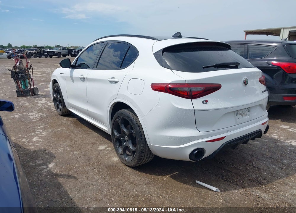 2023 ALFA ROMEO STELVIO ESTREMA AWD VIN: ZASPAKBNXP7D50017