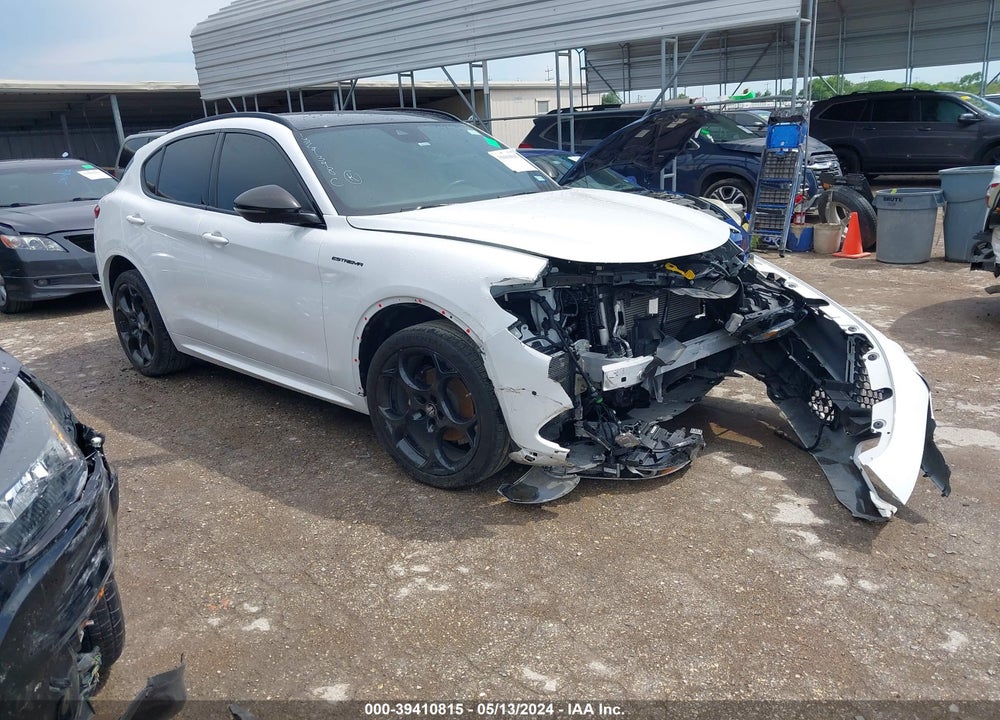 2023 ALFA ROMEO STELVIO ESTREMA AWD VIN: ZASPAKBNXP7D50017
