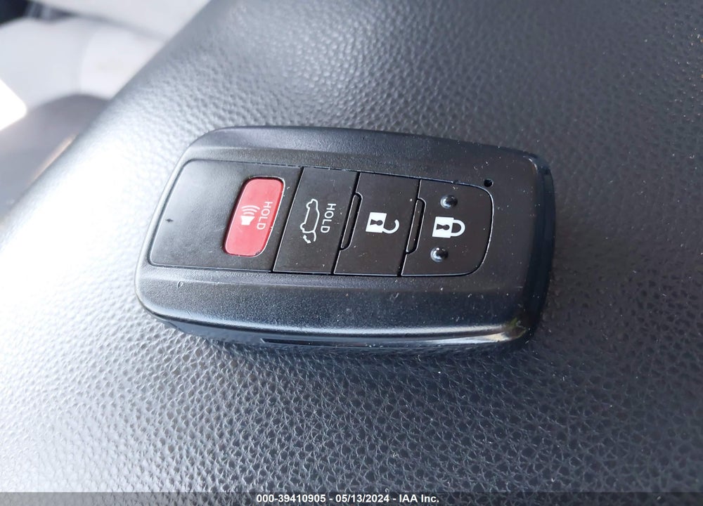 2019 TOYOTA RAV4 XLE VIN: JTMP1RFV8KD514497