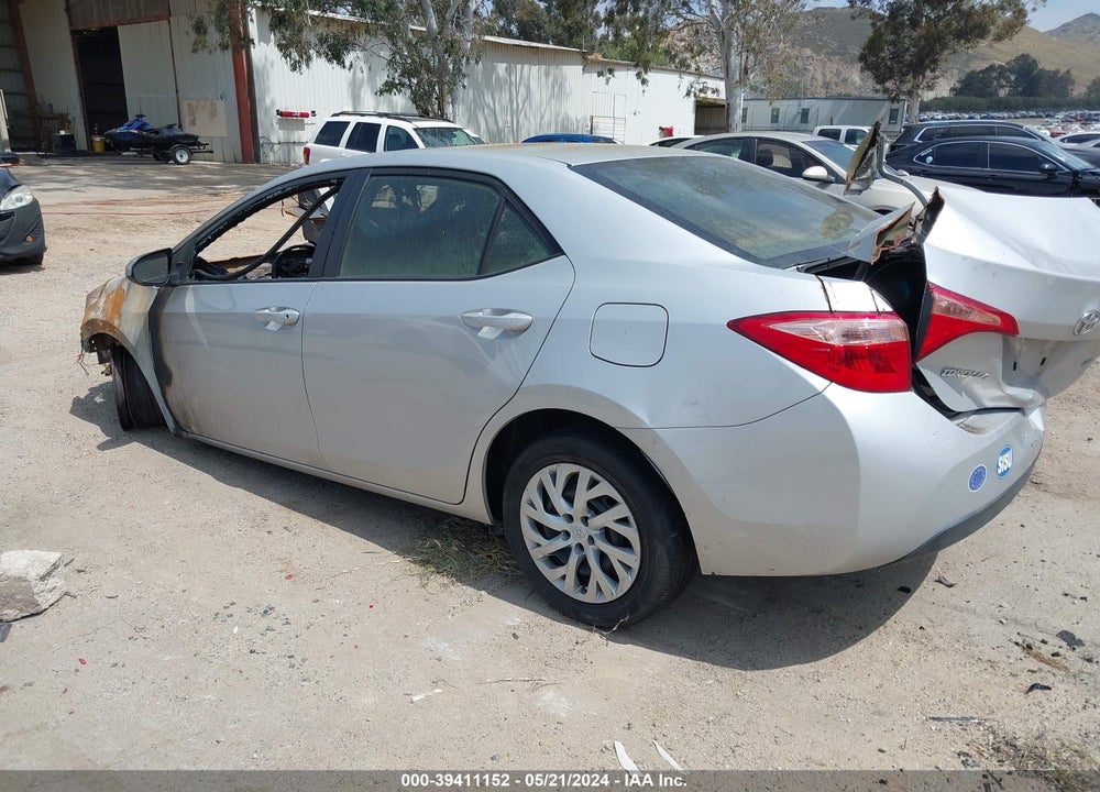 2018 TOYOTA COROLLA LE VIN: 5YFBURHE5JP835696
