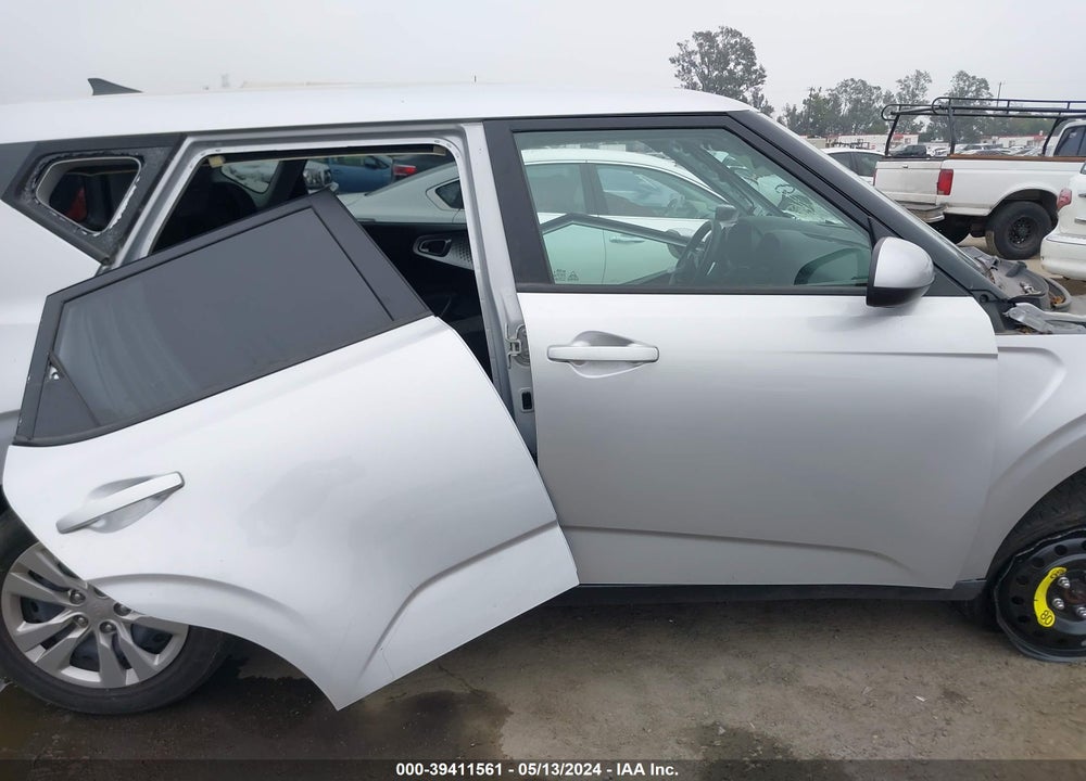 2021 KIA SOUL LX VIN: KNDJ23AU8M7739387