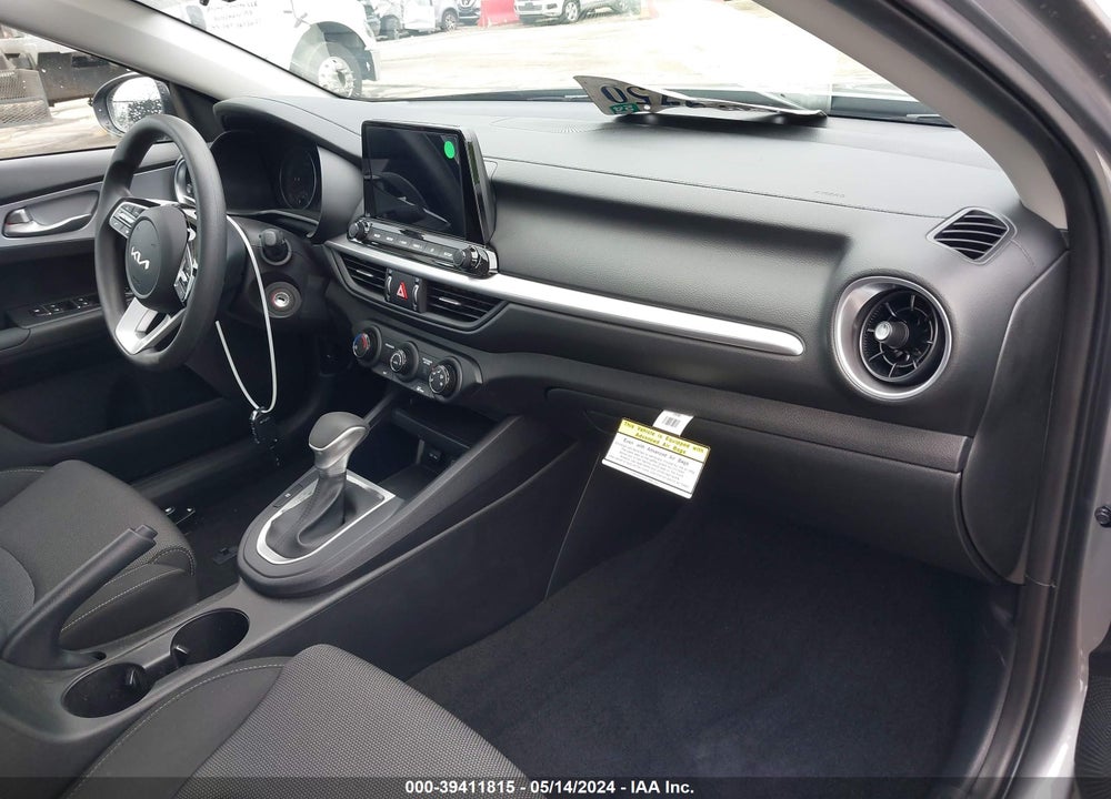 2024 KIA FORTE LXS VIN: 3KPF24AD9RE743998