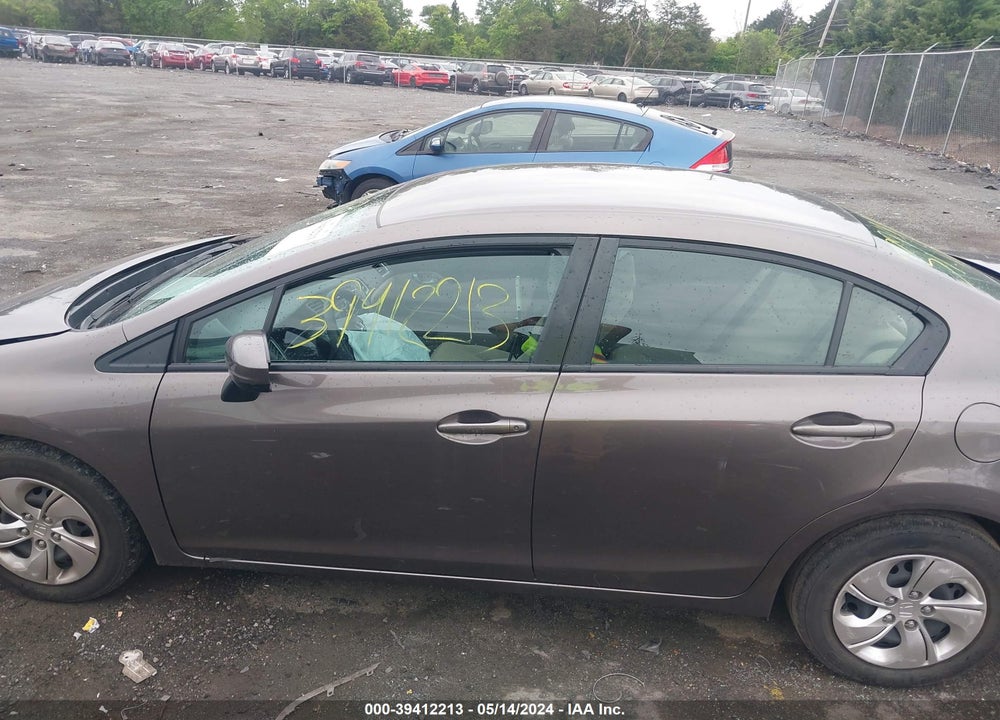 2014 HONDA CIVIC LX VIN: 19XFB2F57EE205574