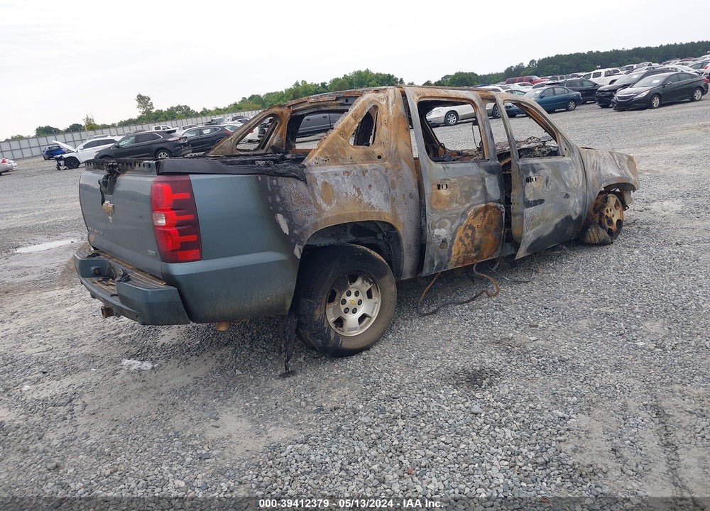 2011 CHEVROLET AVALANCHE 1500 LS VIN: 3GNMCEE01BG126288