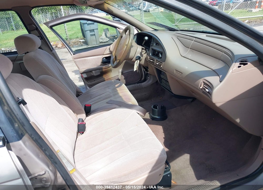 1995 FORD TAURUS GL/SE VIN: 1FALP52U8SG162271