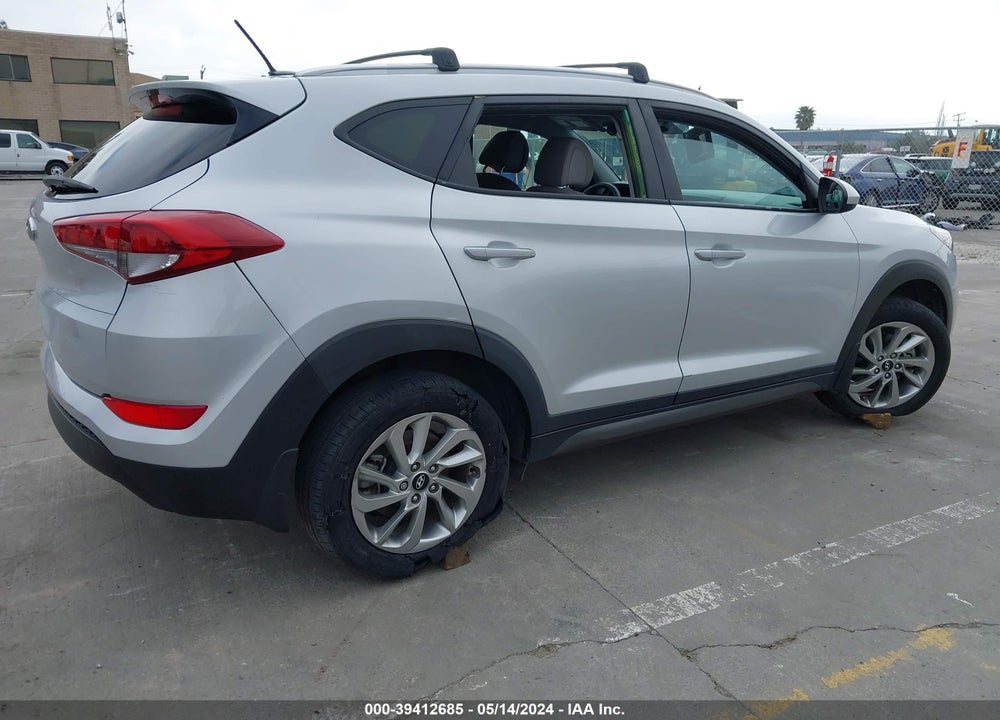 2016 HYUNDAI TUCSON SE VIN: KM8J33A4XGU238788