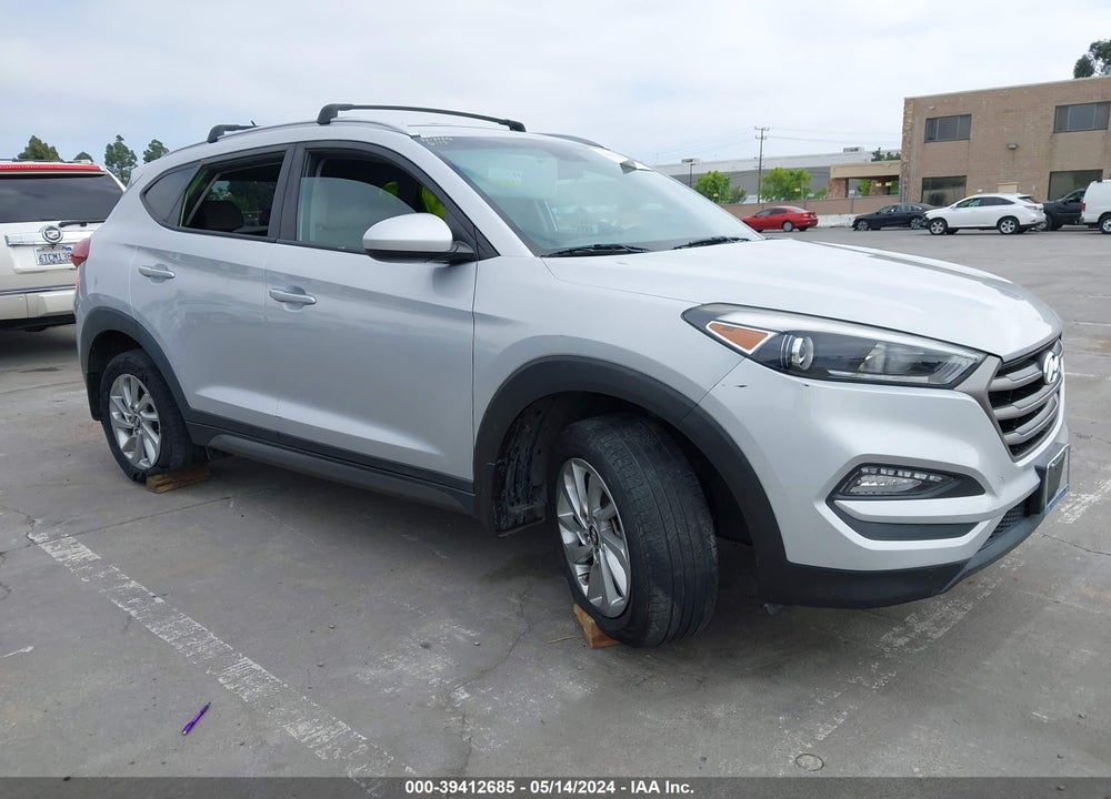 2016 HYUNDAI TUCSON SE VIN: KM8J33A4XGU238788