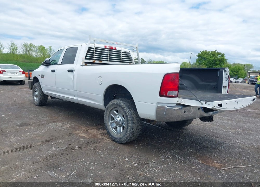 2018 RAM 2500 VIN: 3C6UR5HJ2JG144560