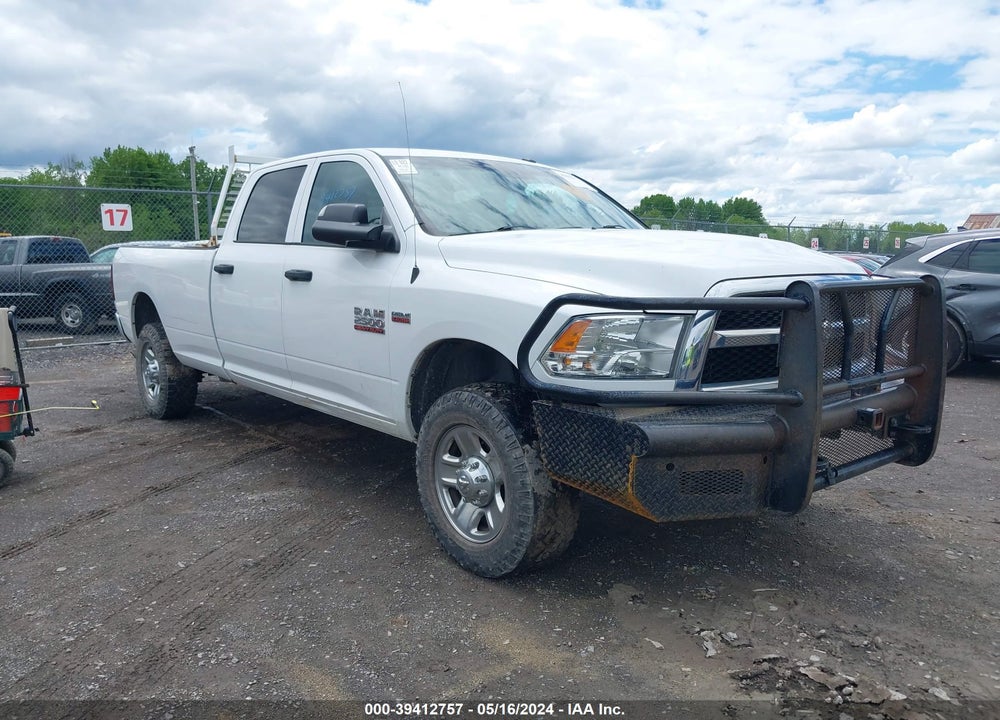 2018 RAM 2500 VIN: 3C6UR5HJ2JG144560
