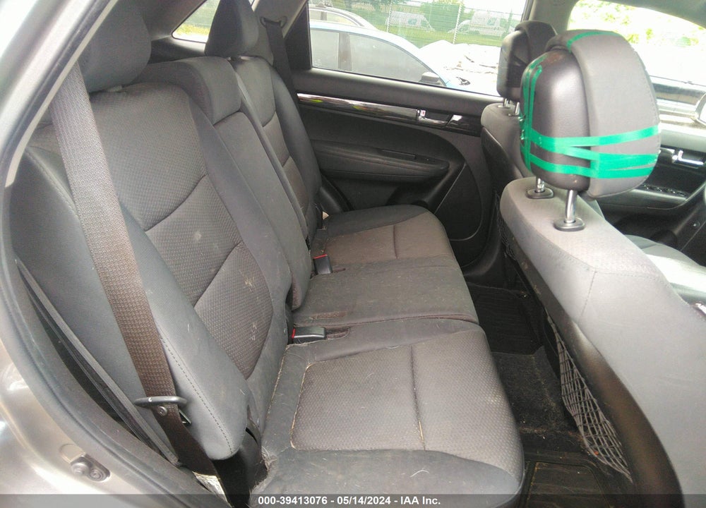 2013 KIA SORENTO LX VIN: 5XYKT3A1XDG366587