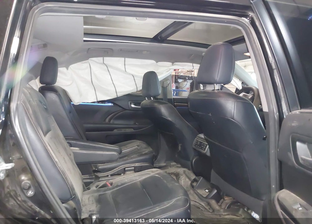2015 TOYOTA HIGHLANDER LIMITED PLATINUM V6 VIN: 5TDDKRFH7FS137200
