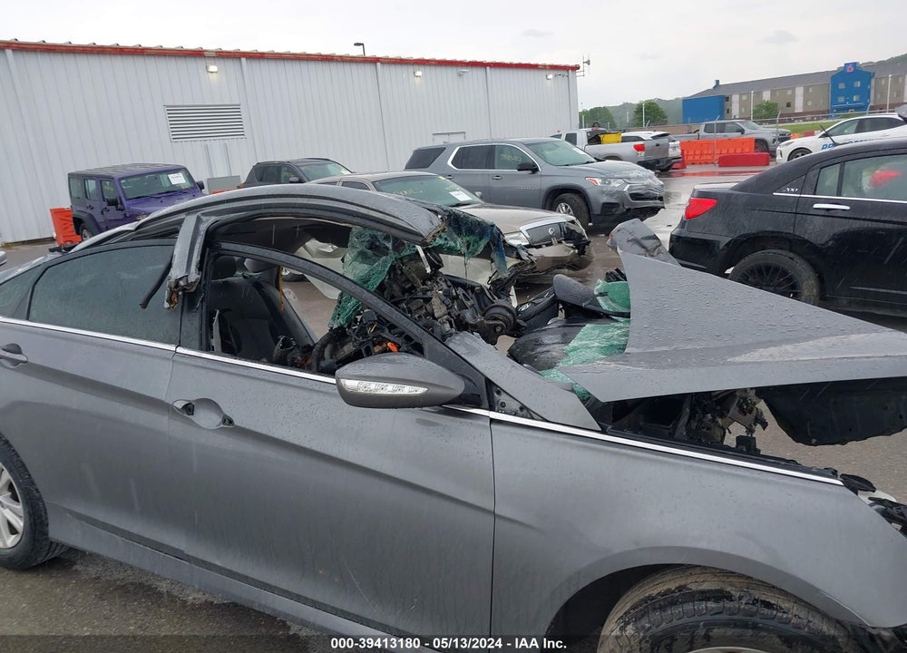 2014 HYUNDAI SONATA GLS VIN: 5NPEB4AC8EH831613