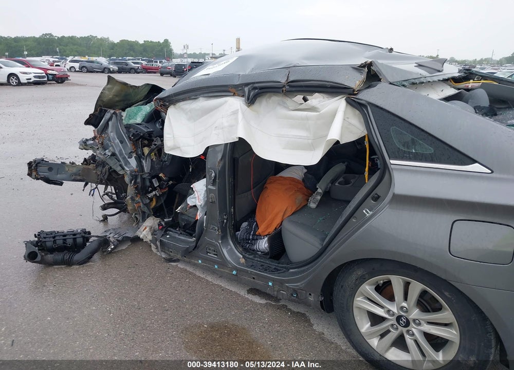 2014 HYUNDAI SONATA GLS VIN: 5NPEB4AC8EH831613