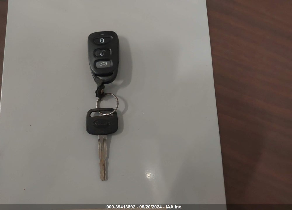 2008 KIA OPTIMA LX VIN: KNAGE123885230278