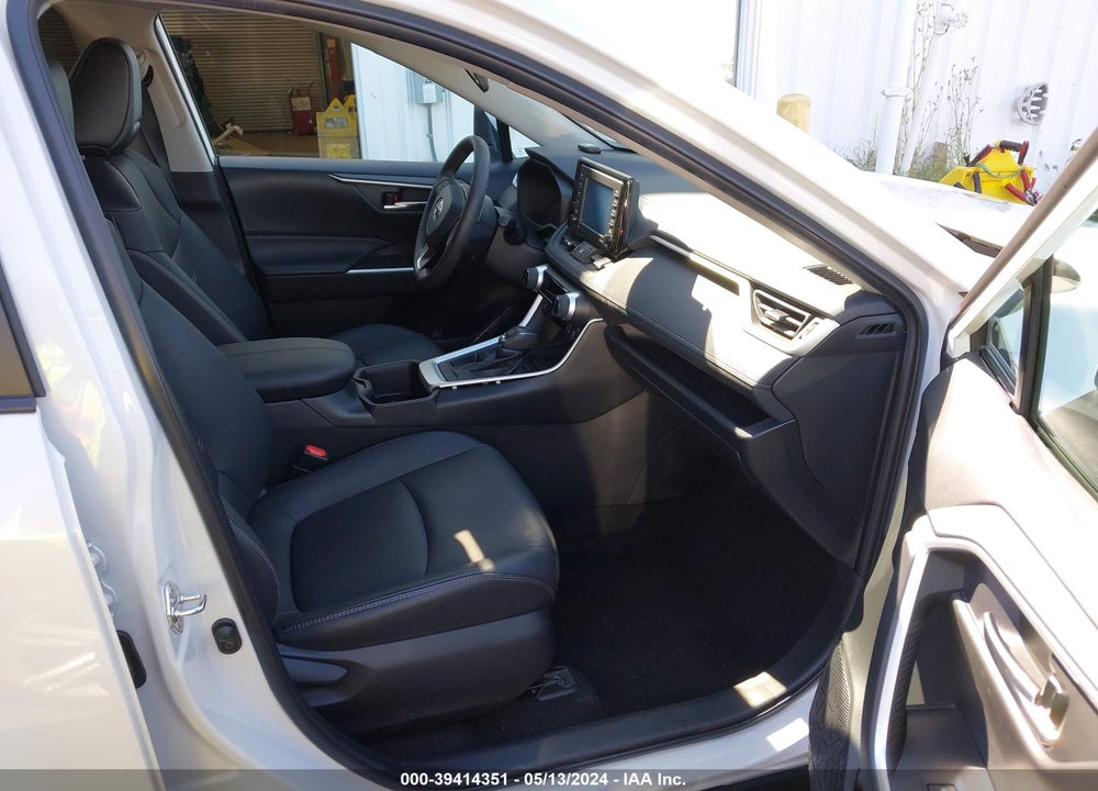 2022 TOYOTA RAV4 XLE PREMIUM VIN: 2T3C1RFV9NW185928