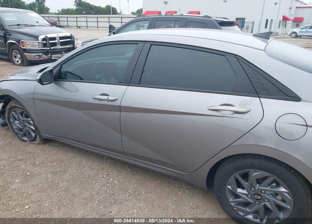 2024 HYUNDAI ELANTRA SEL VIN: KMHLM4DG3RU739316