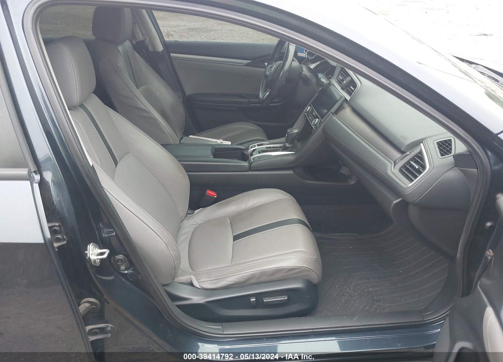 2017 HONDA CIVIC TOURING VIN: 19XFC1F98HE033179