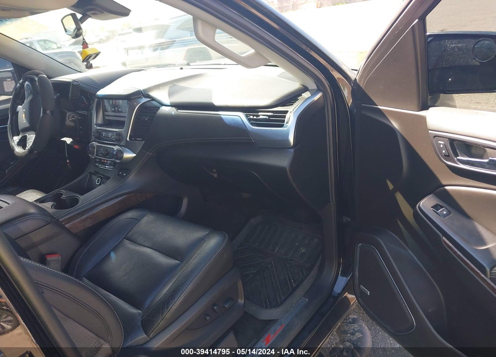 2018 CHEVROLET SUBURBAN LT VIN: 1GNSKHKC8JR402491