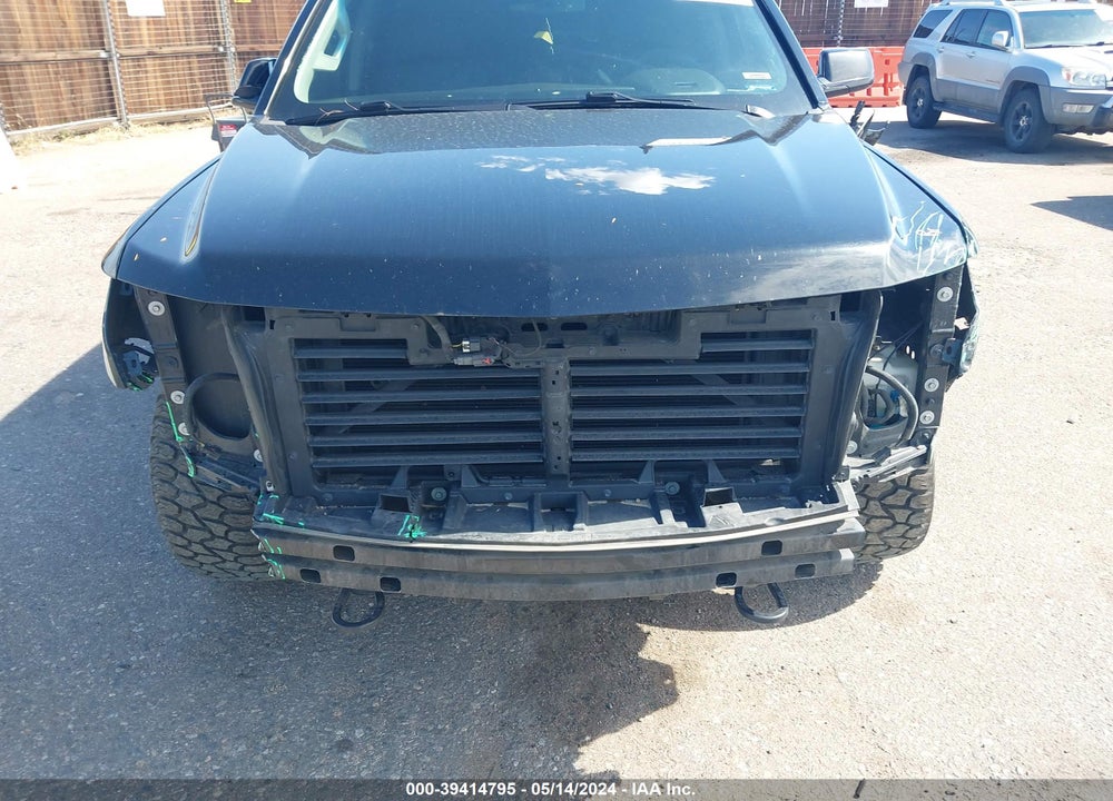 2018 CHEVROLET SUBURBAN LT VIN: 1GNSKHKC8JR402491