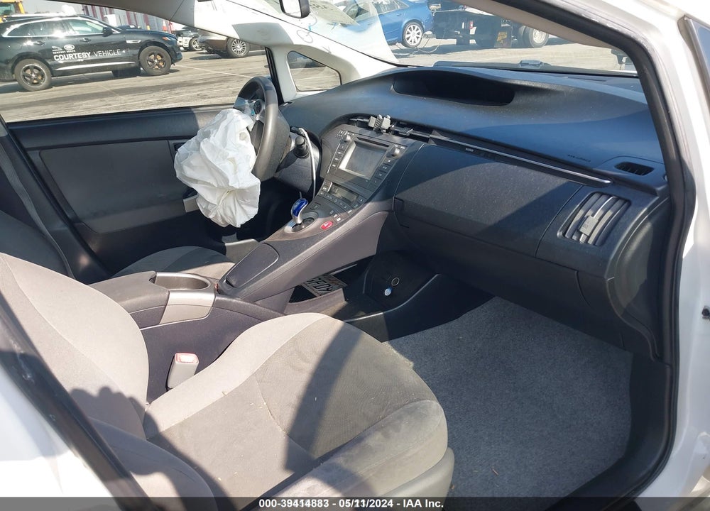 2013 TOYOTA PRIUS TWO VIN: JTDKN3DU6D5587645