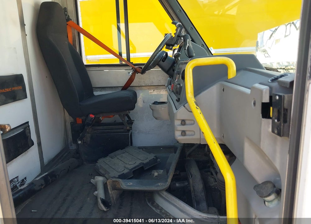 2013 ISUZU COMMERCIAL VAN VIN: JALB4T172D7W00153