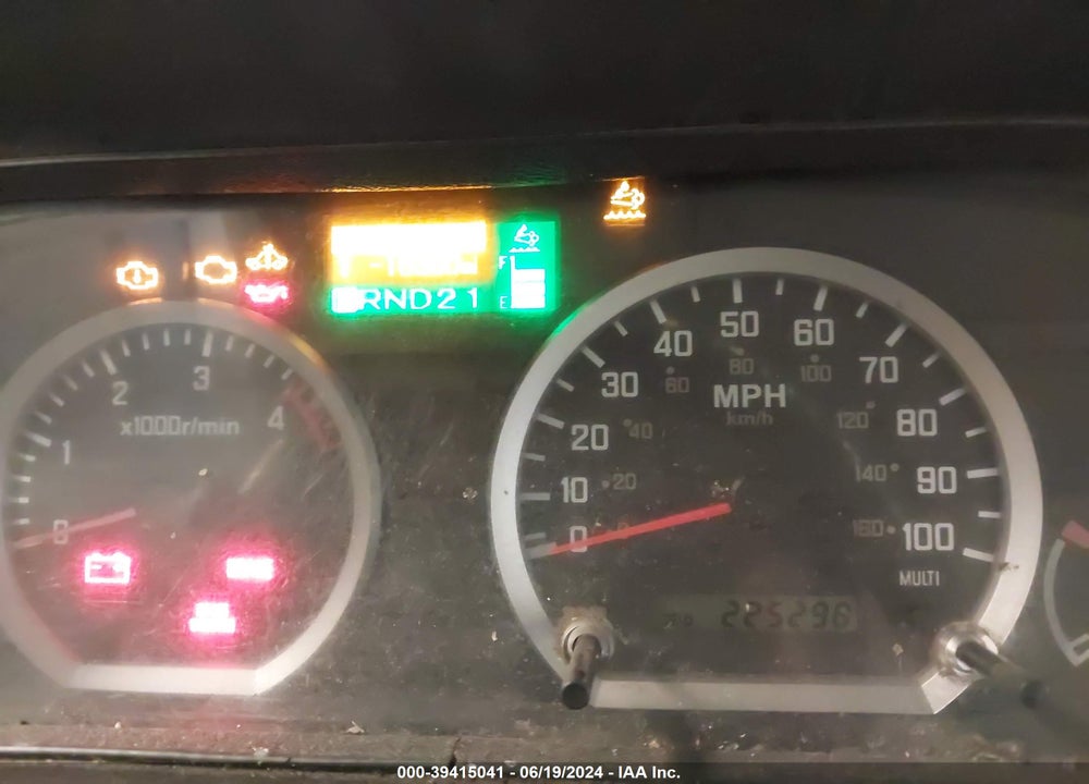 2013 ISUZU COMMERCIAL VAN VIN: JALB4T172D7W00153