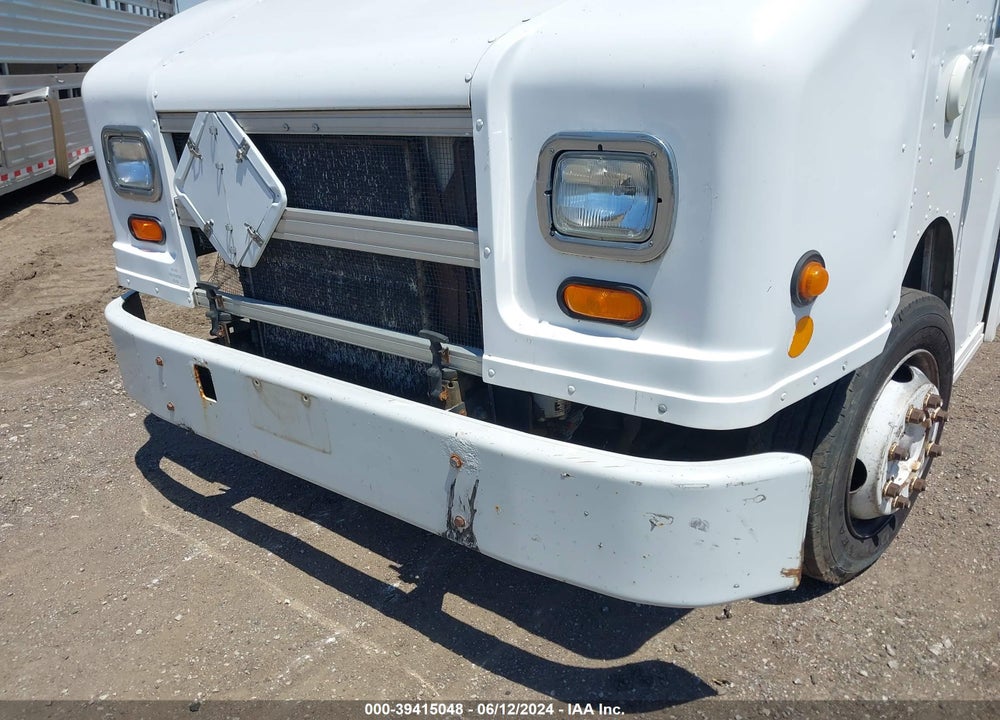 2006 FREIGHTLINER CHASSIS M LINE WALK-IN VAN VIN: 4UZAANBW56CW07109