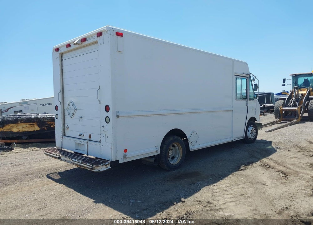 2006 FREIGHTLINER CHASSIS M LINE WALK-IN VAN VIN: 4UZAANBW56CW07109