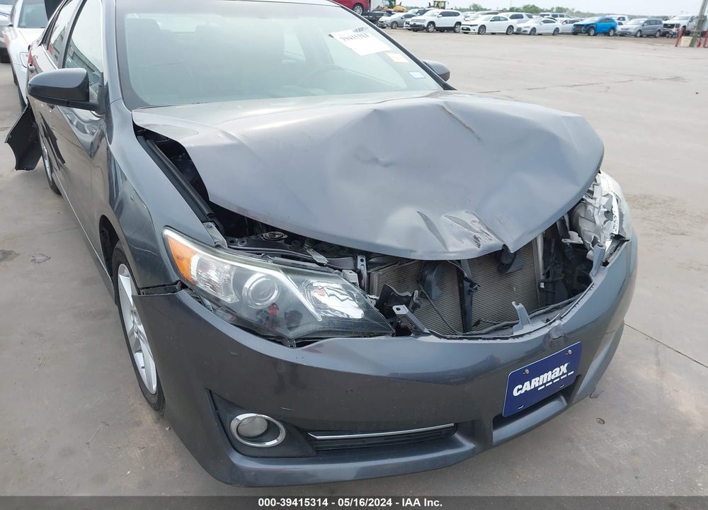 2014 TOYOTA CAMRY SE VIN: 4T1BF1FK2EU464263