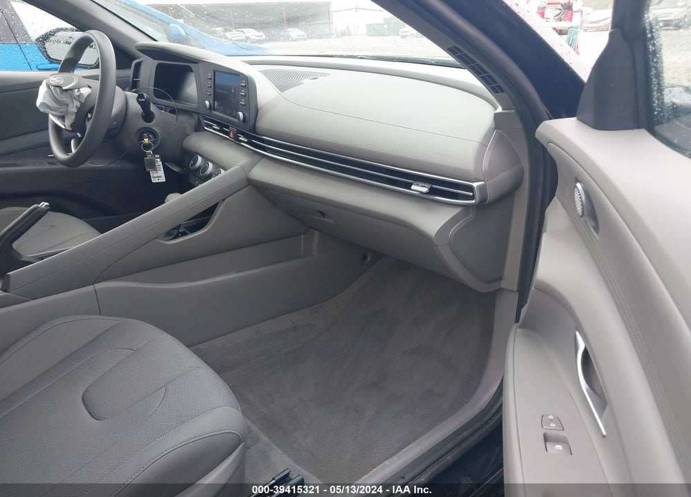 2024 HYUNDAI ELANTRA SE VIN: KMHLL4DG1RU723585