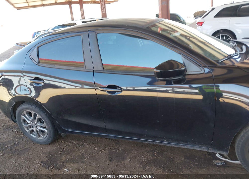 2019 TOYOTA YARIS LE VIN: 3MYDLBYV4KY517980