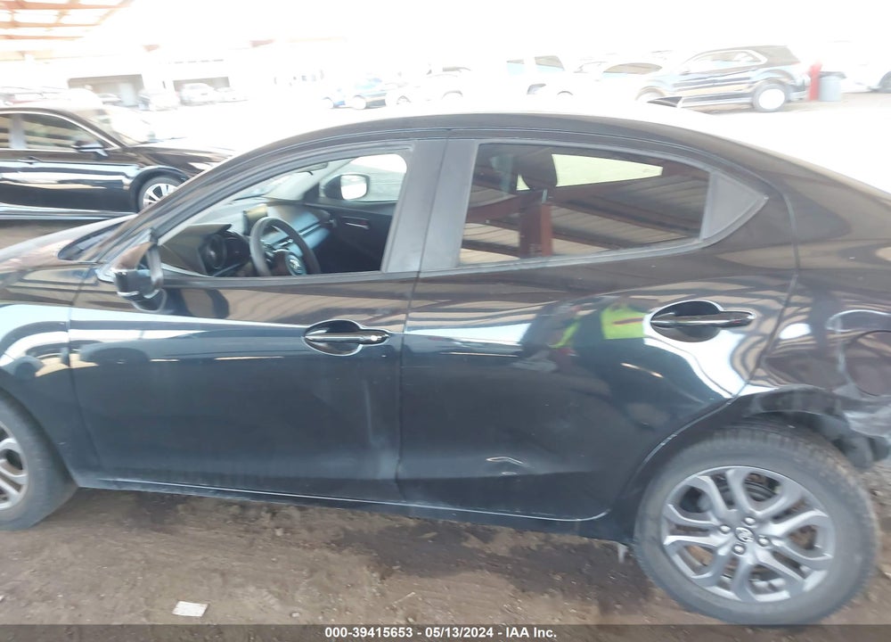 2019 TOYOTA YARIS LE VIN: 3MYDLBYV4KY517980