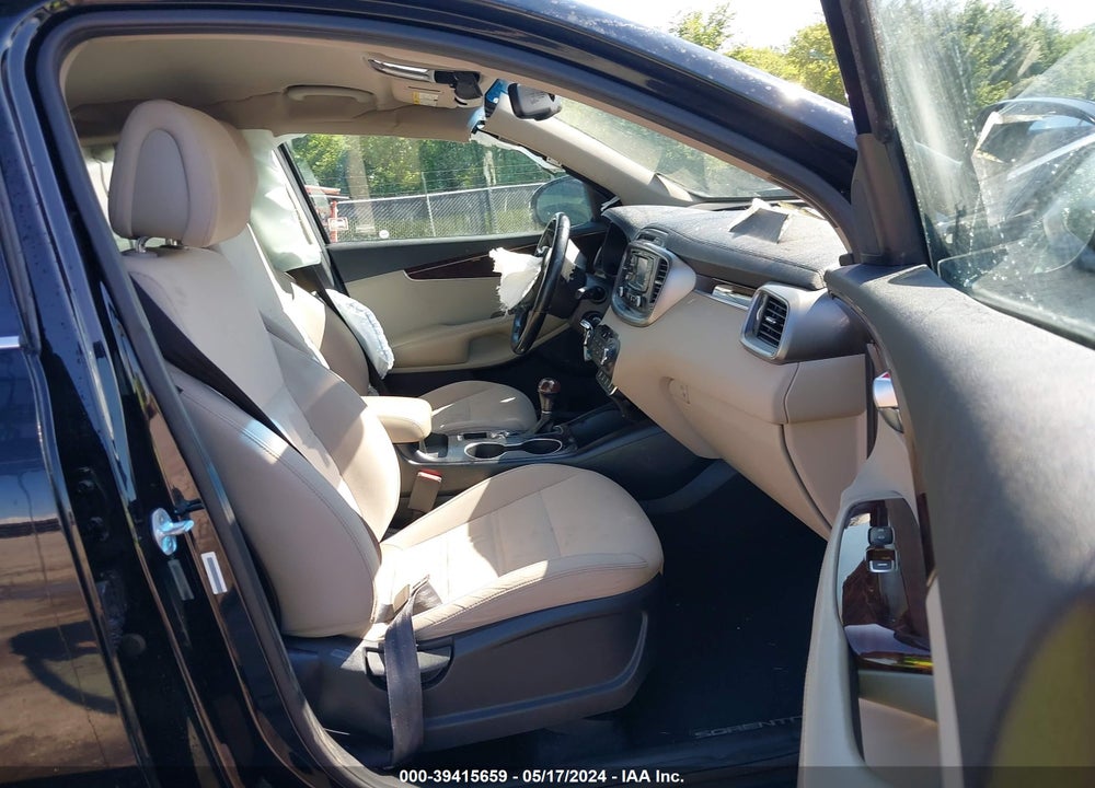 2016 KIA SORENTO 2.4L LX VIN: 5XYPGDA36GG021739
