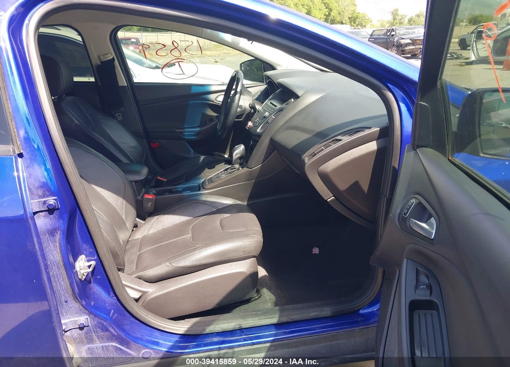 2015 FORD FOCUS SE VIN: 1FADP3K23FL364777