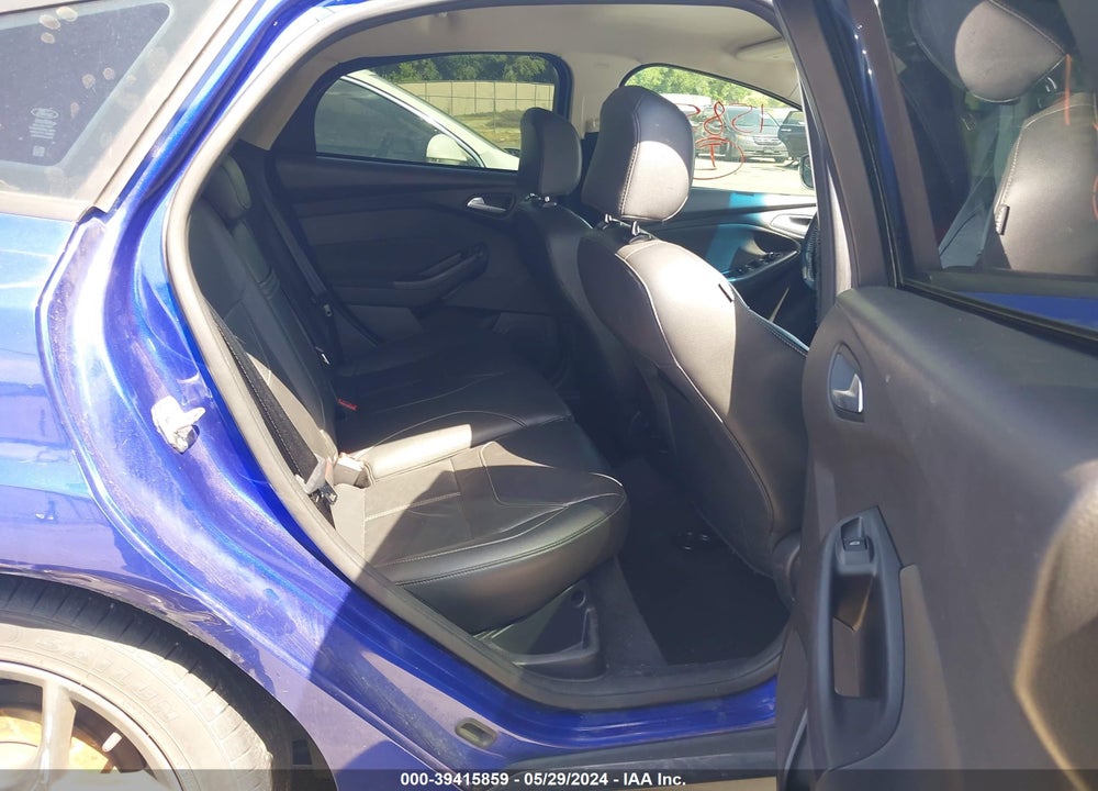 2015 FORD FOCUS SE VIN: 1FADP3K23FL364777