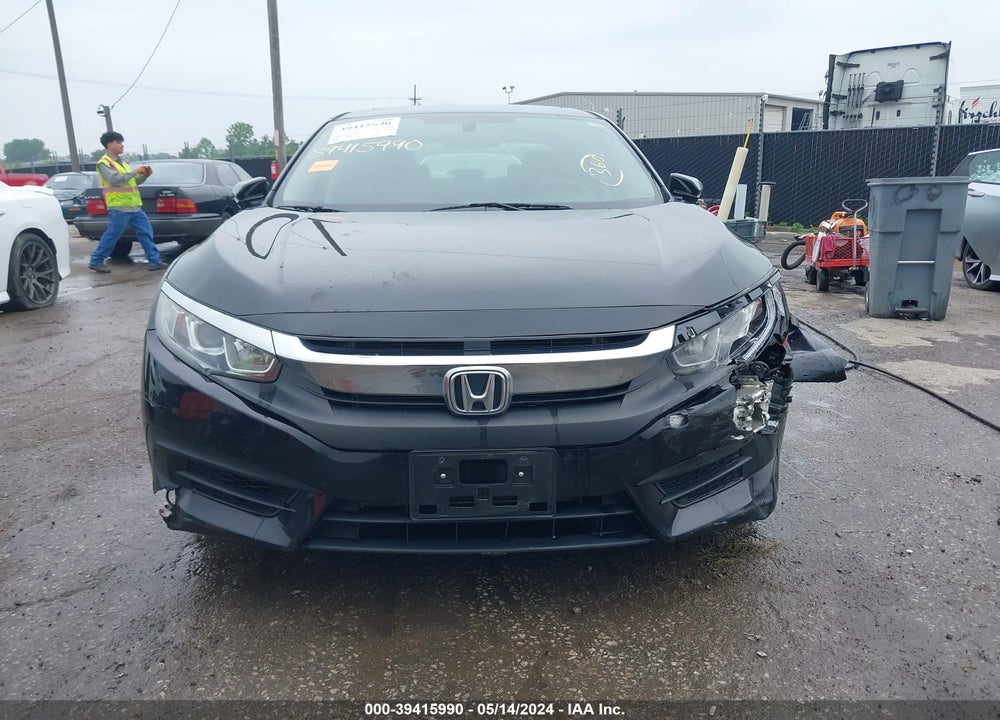 2018 HONDA CIVIC EX VIN: 19XFC2F70JE007590