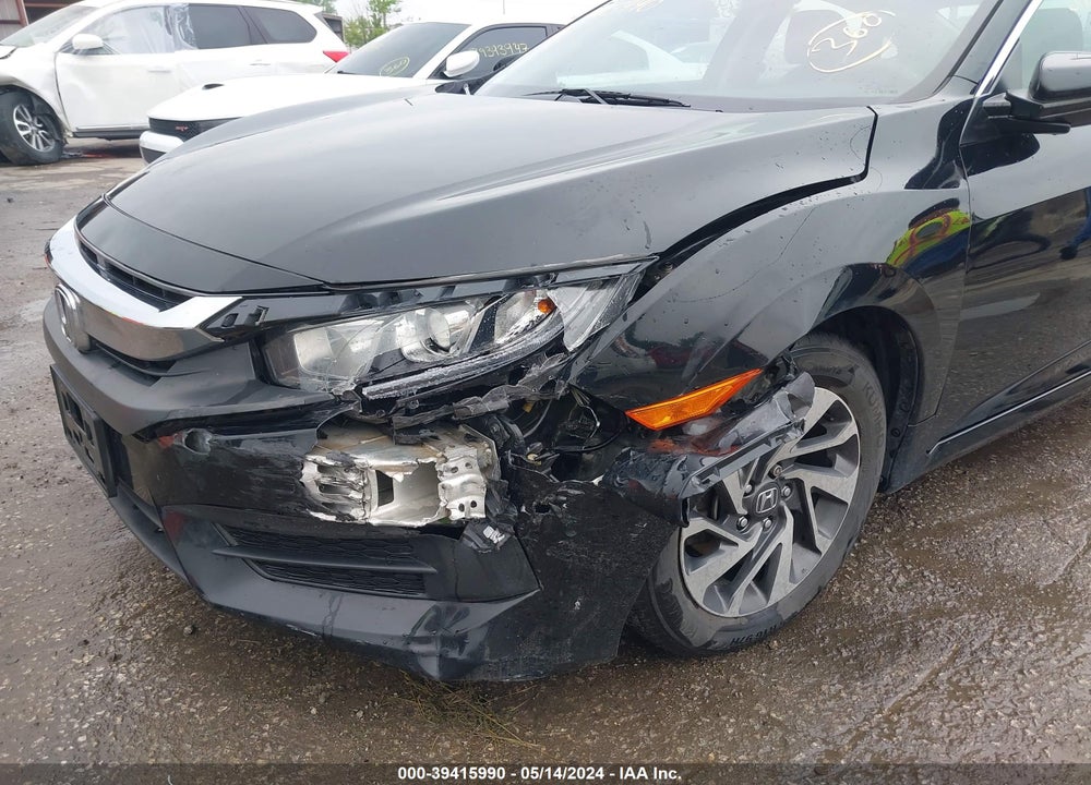 2018 HONDA CIVIC EX VIN: 19XFC2F70JE007590
