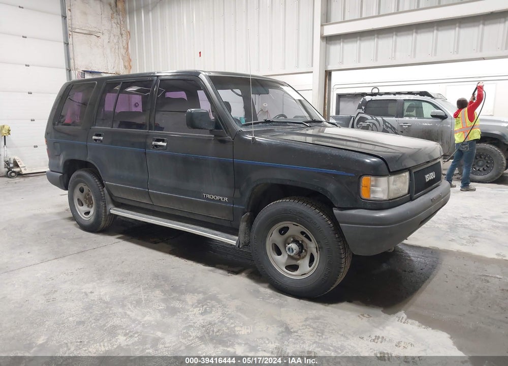 1992 ISUZU TROOPER S VIN: JACDH58V8N7911732