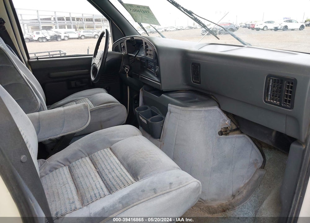1992 FORD ECONOLINE E350 CUTAWAY VAN VIN: 1FDKE30G2NHB00243