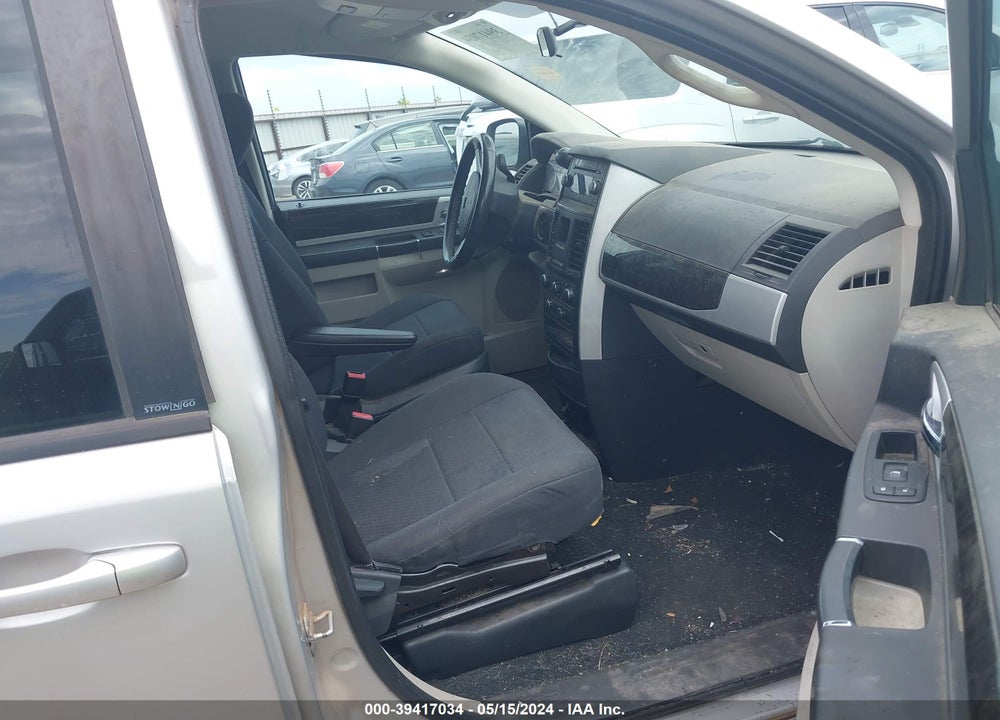 2010 DODGE GRAND CARAVAN VIN: 2D4RN5D10AR215767