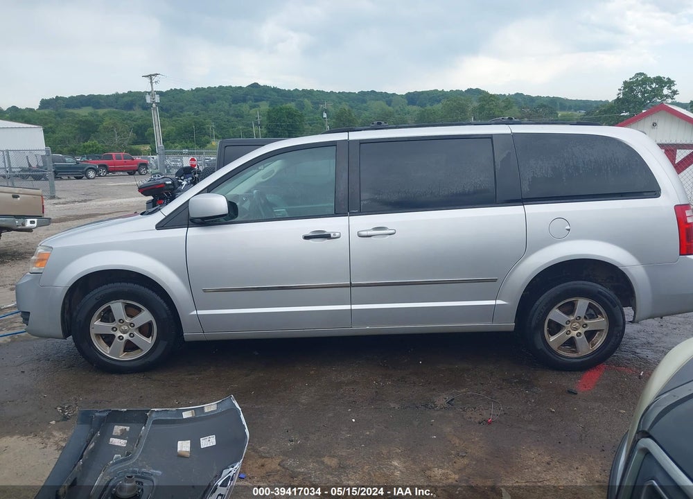 2010 DODGE GRAND CARAVAN VIN: 2D4RN5D10AR215767