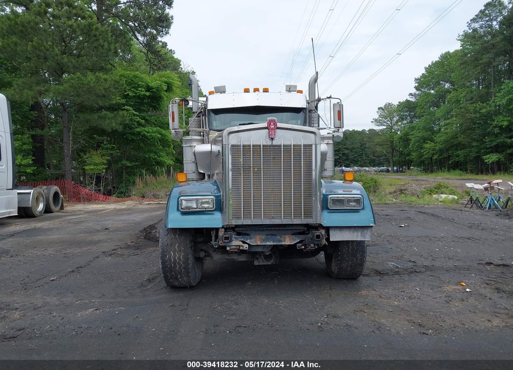 2004 KENWORTH W900 W900 VIN: 1NKWX4EX84J068709