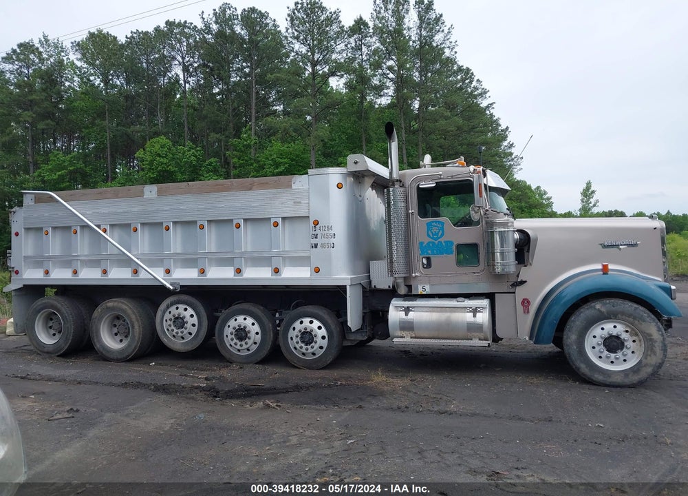 2004 KENWORTH W900 W900 VIN: 1NKWX4EX84J068709