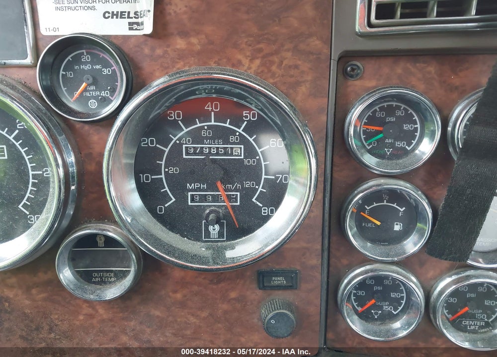 2004 KENWORTH W900 W900 VIN: 1NKWX4EX84J068709