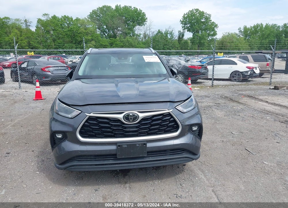 2021 TOYOTA HIGHLANDER XLE VIN: 5TDGZRBH8MS062082