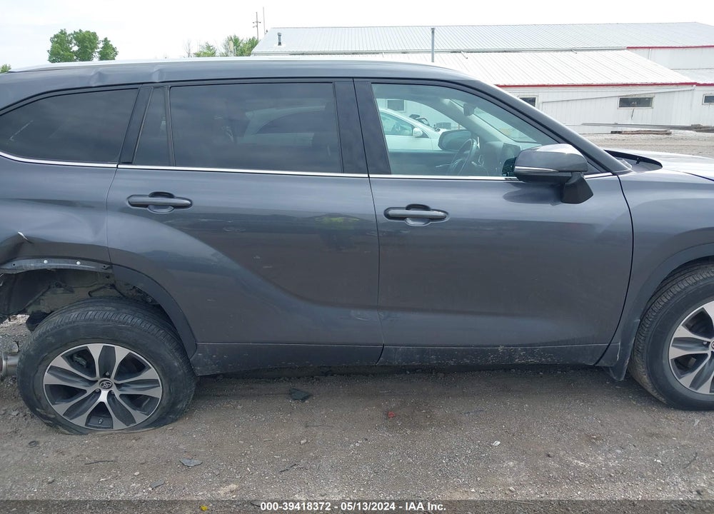 2021 TOYOTA HIGHLANDER XLE VIN: 5TDGZRBH8MS062082