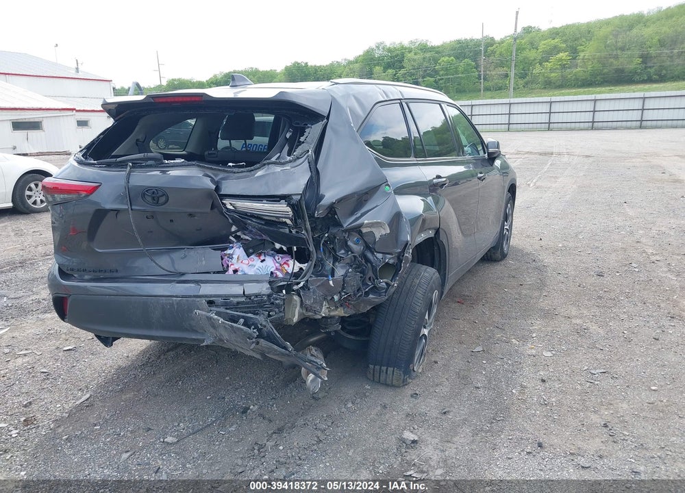 2021 TOYOTA HIGHLANDER XLE VIN: 5TDGZRBH8MS062082