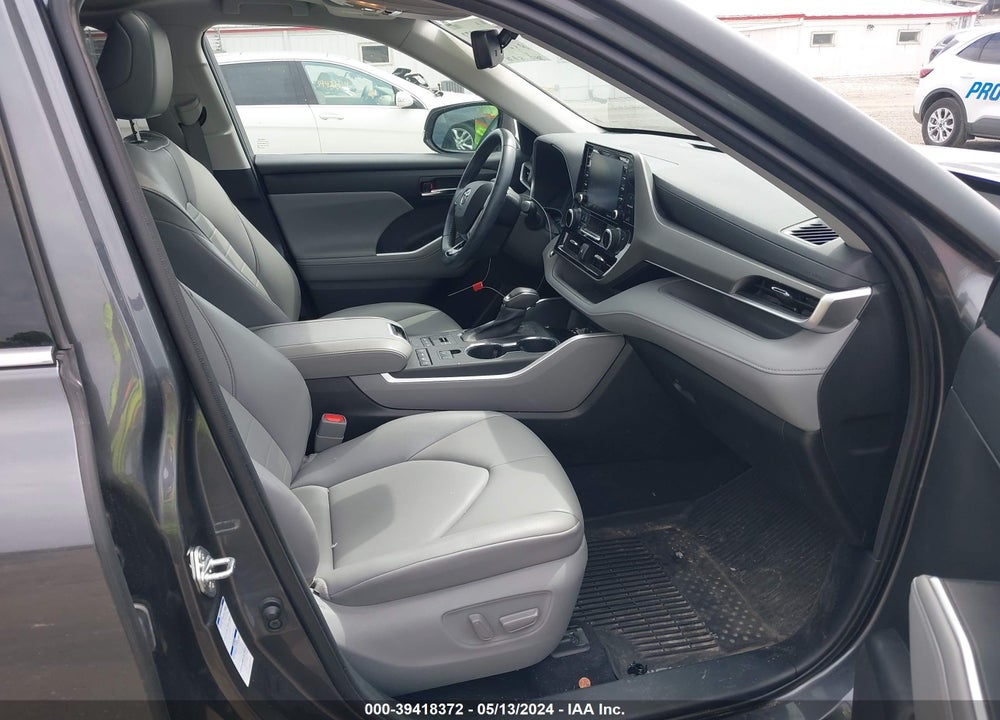 2021 TOYOTA HIGHLANDER XLE VIN: 5TDGZRBH8MS062082