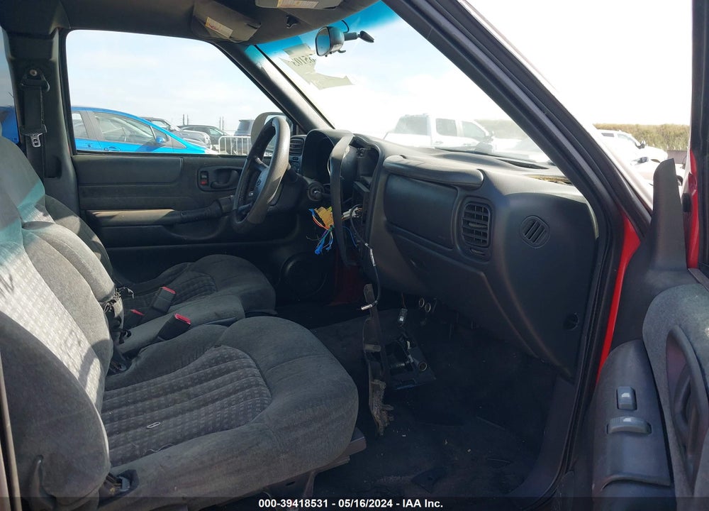 2002 CHEVROLET S-10 LS VIN: 1GCCS19W528163655