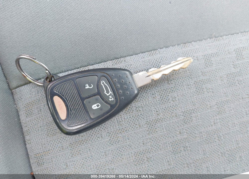2005 JEEP LIBERTY SPORT VIN: 1J4GL48K05W506901